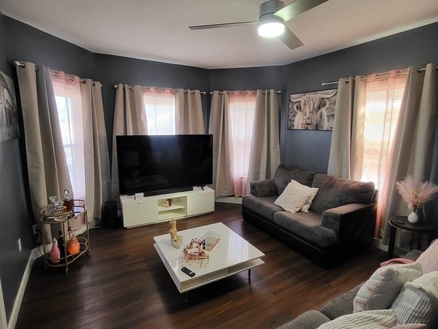 809 Warren Ave, Brockton, MA 02301