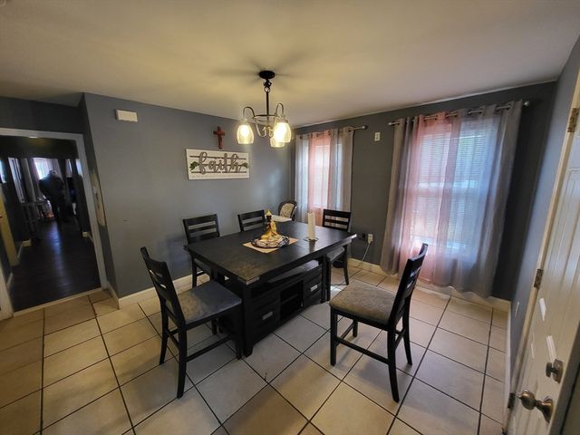 809 Warren Ave, Brockton, MA 02301