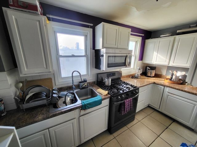 809 Warren Ave, Brockton, MA 02301