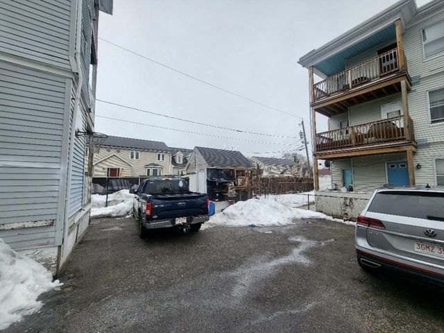 809 Warren Ave, Brockton, MA 02301