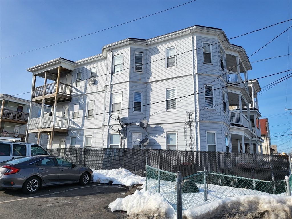 809 Warren Ave, Brockton, MA 02301