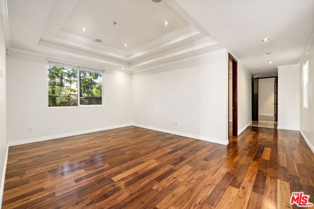 632 N Kings Road 101, West Hollywood, CA 90048
