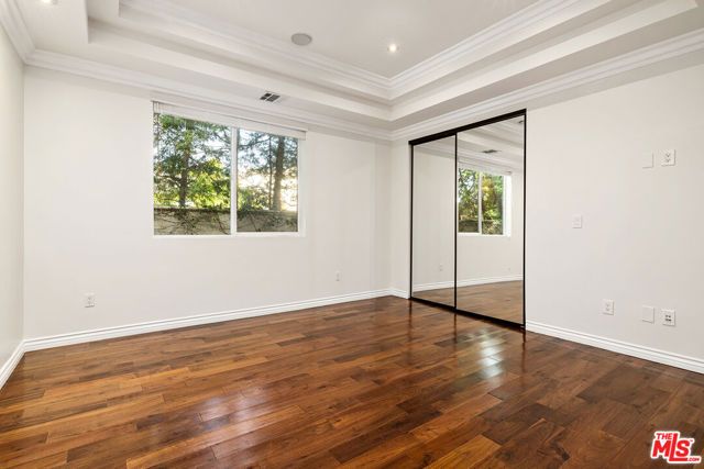 632 N Kings Road 101, West Hollywood, CA 90048
