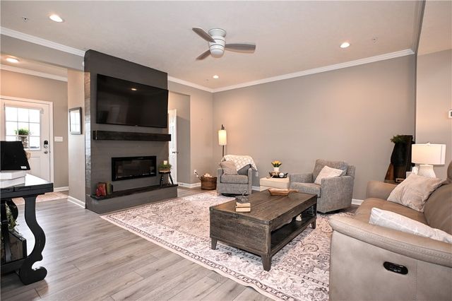 157 Viareggio, Finleyville, PA 15332