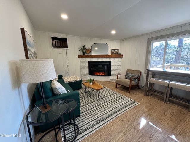 8 Read Drive, Lake Luzerne, NY 12846