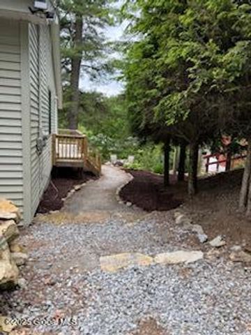 8 Read Drive, Lake Luzerne, NY 12846