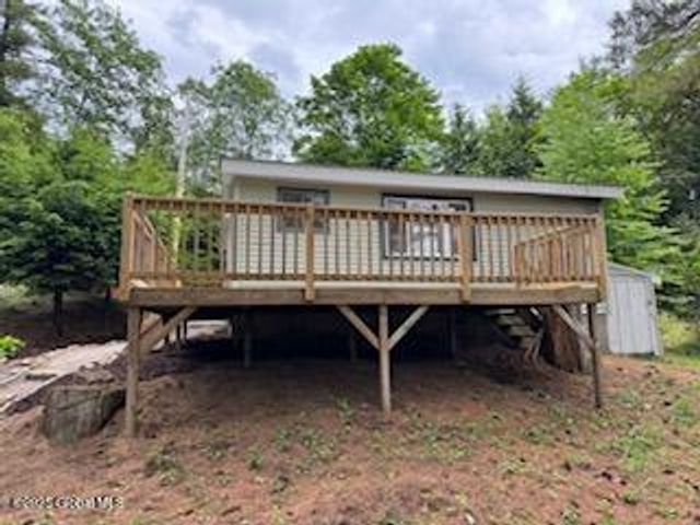8 Read Drive, Lake Luzerne, NY 12846