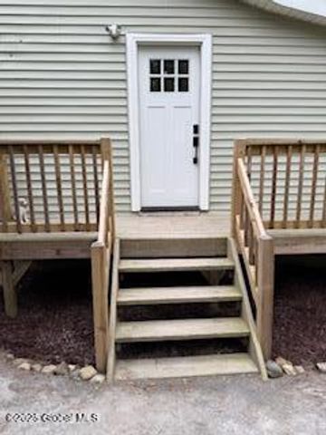 8 Read Drive, Lake Luzerne, NY 12846