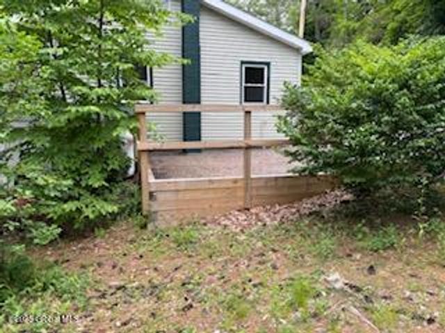 8 Read Drive, Lake Luzerne, NY 12846
