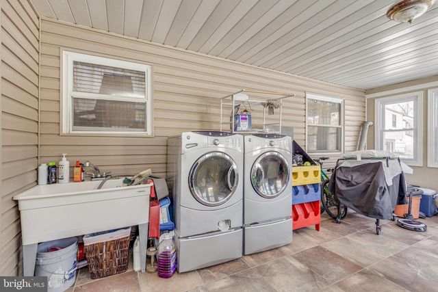 8661 WYNDAM RD, Pennsauken, NJ 08109