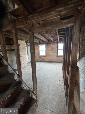 1046 W BALTIMORE ST, Baltimore, MD 21223
