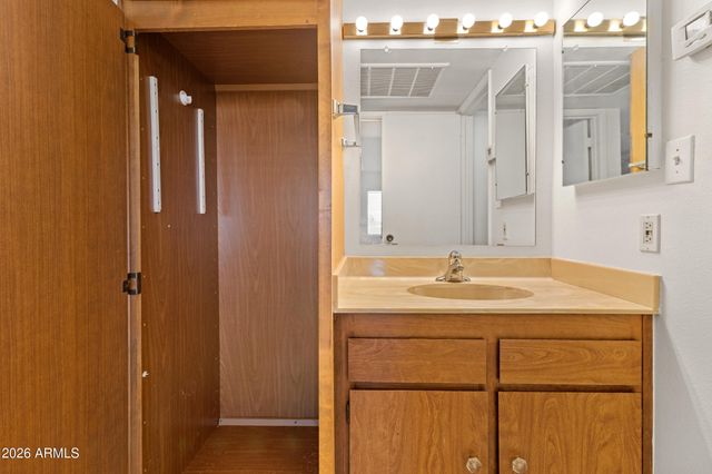 3033 E DEVONSHIRE Avenue 3008, Phoenix, AZ 85016