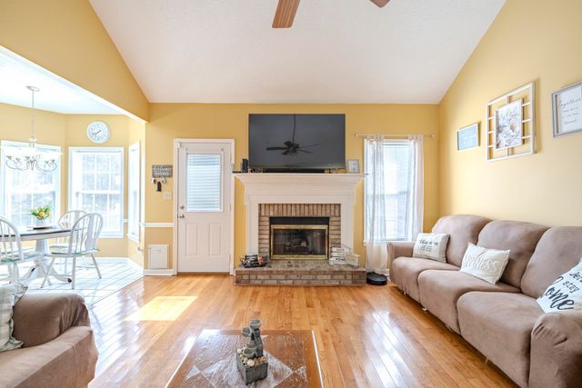 15 BLUEBELL CV, Savannah, TN 38372