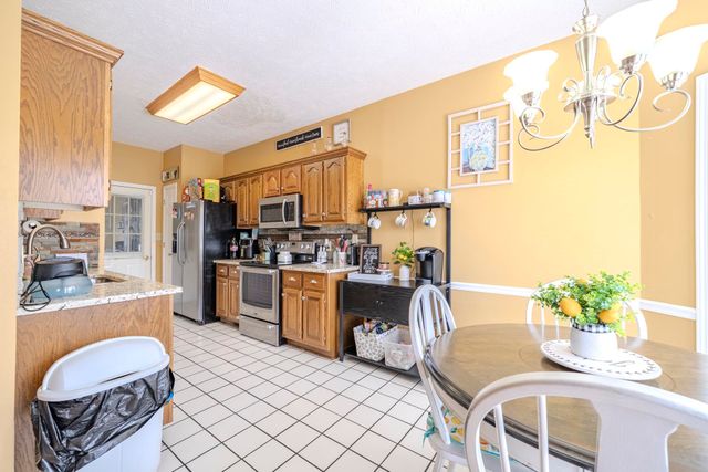 15 BLUEBELL CV, Savannah, TN 38372