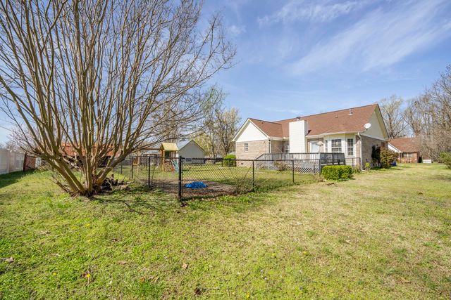 15 BLUEBELL CV, Savannah, TN 38372