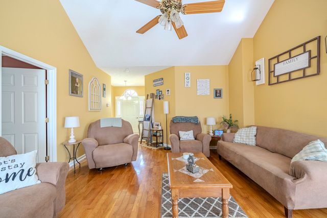 15 BLUEBELL CV, Savannah, TN 38372