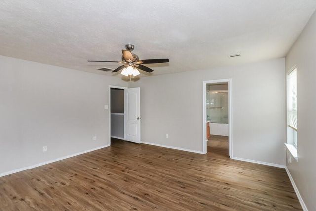 2730 Skyview Grove Court, Houston, TX 77047