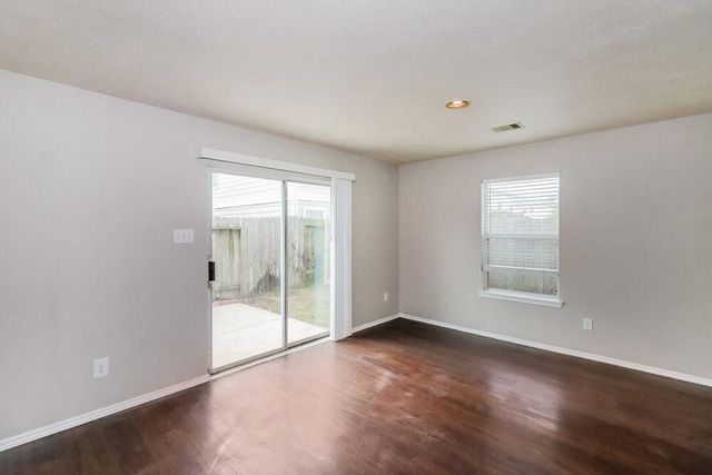 2730 Skyview Grove Court, Houston, TX 77047