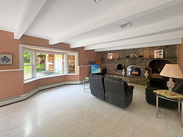 193 Cambon Avenue, Saint James, NY 11780