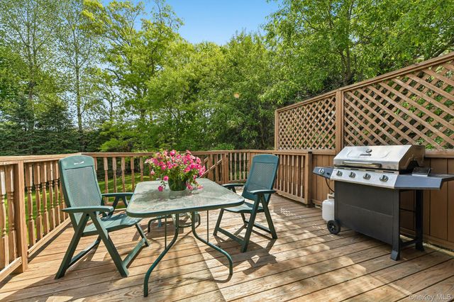 193 Cambon Avenue, Saint James, NY 11780