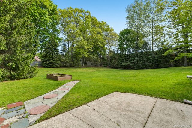 193 Cambon Avenue, Saint James, NY 11780