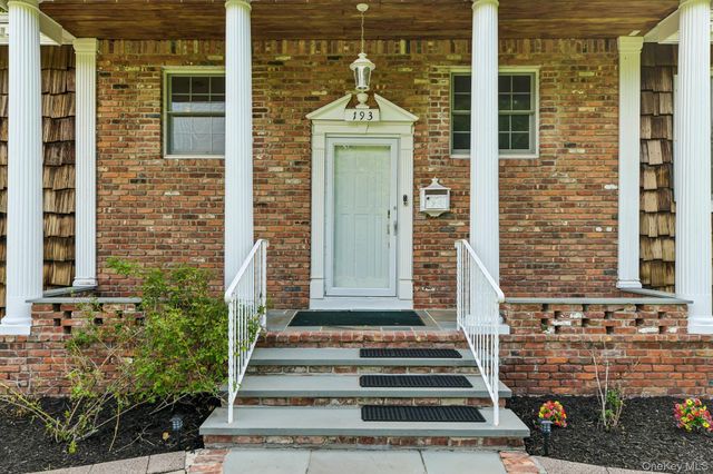 193 Cambon Avenue, Saint James, NY 11780