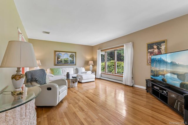 193 Cambon Avenue, Saint James, NY 11780