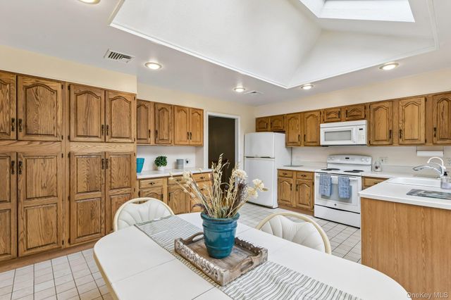 193 Cambon Avenue, Saint James, NY 11780