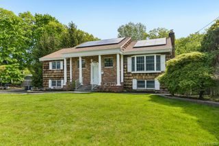 193 Cambon Avenue, Saint James, NY 11780