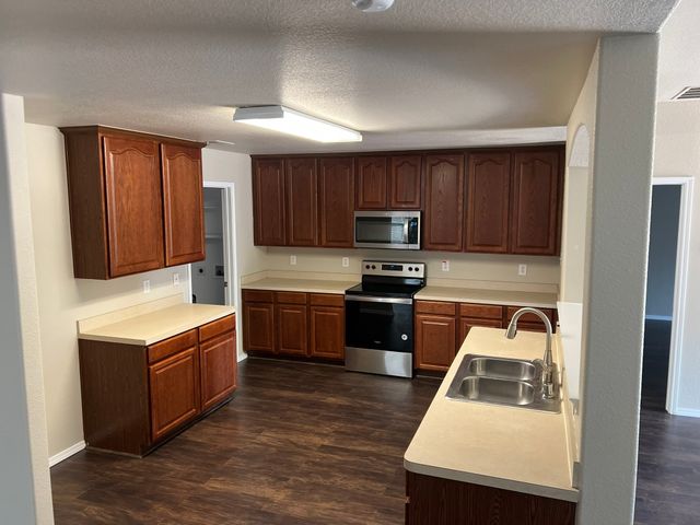 1717 Grassy View Drive, Fort Worth, TX 76177