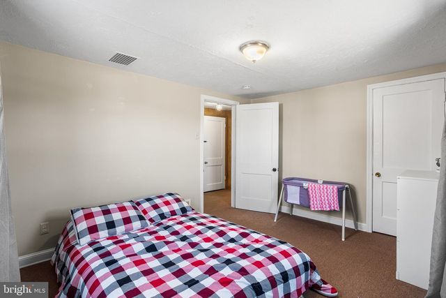 2114 FARMINGTON AVE, Boyertown, PA 19512