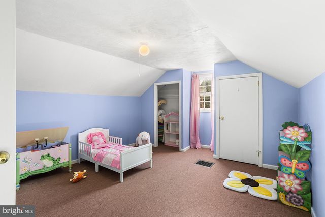 2114 FARMINGTON AVE, Boyertown, PA 19512