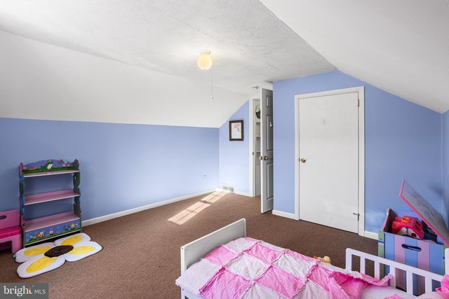 2114 FARMINGTON AVE, Boyertown, PA 19512