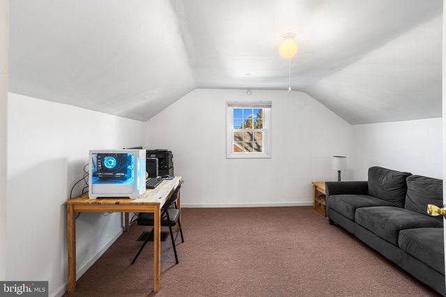 2114 FARMINGTON AVE, Boyertown, PA 19512