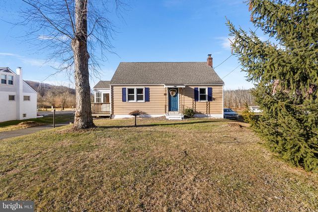 2114 FARMINGTON AVE, Boyertown, PA 19512