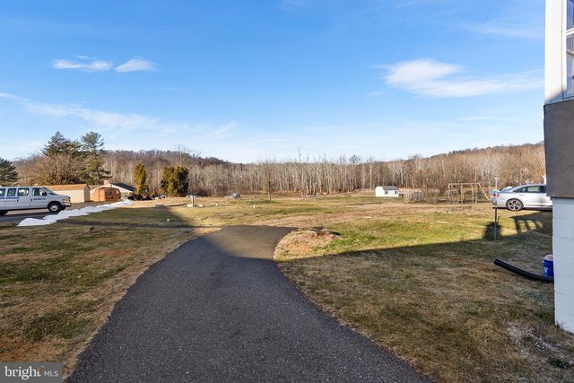 2114 FARMINGTON AVE, Boyertown, PA 19512