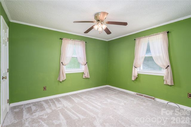 614 W Westview Street, Gastonia, NC 28052
