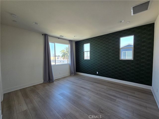 250 N Standard Avenue, Santa Ana, CA 92701