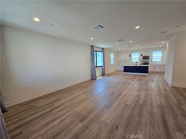 250 N Standard Avenue, Santa Ana, CA 92701