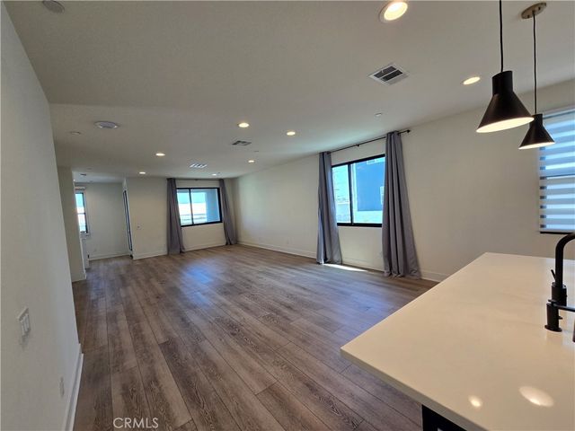 250 N Standard Avenue, Santa Ana, CA 92701