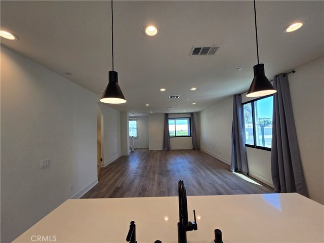 250 N Standard Avenue, Santa Ana, CA 92701
