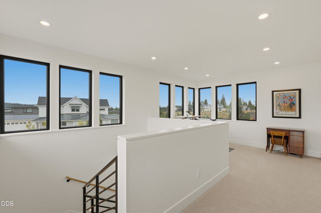 3219 NW Strickland Way, Bend, OR 97703