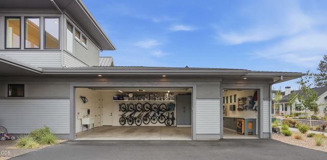 3219 NW Strickland Way, Bend, OR 97703