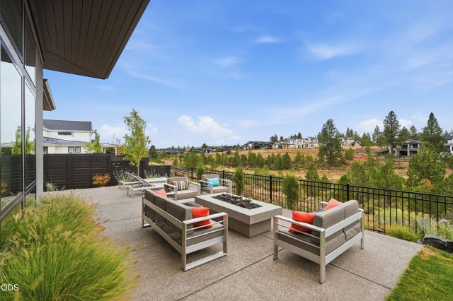 3219 NW Strickland Way, Bend, OR 97703