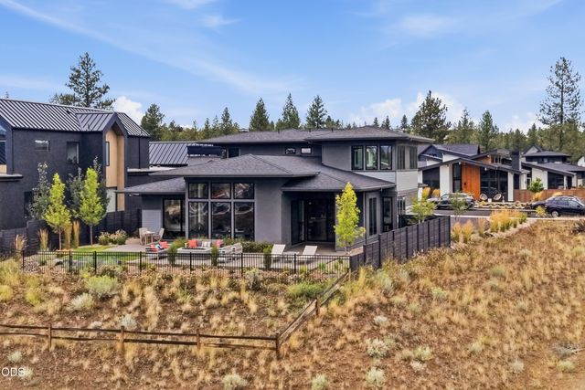 3219 NW Strickland Way, Bend, OR 97703