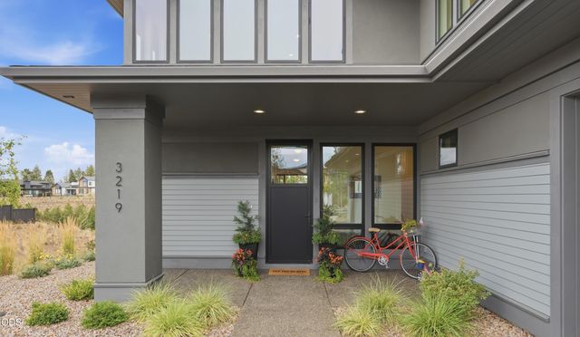 3219 NW Strickland Way, Bend, OR 97703