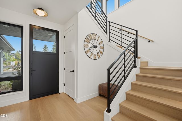 3219 NW Strickland Way, Bend, OR 97703