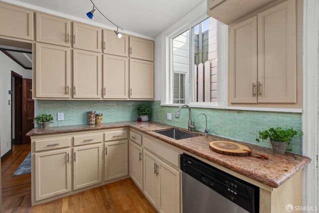 1711 23rd Avenue, San Francisco, CA 94122