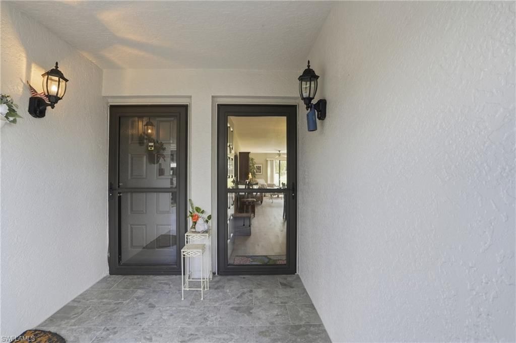 5905 Trailwinds DR 816, FORT MYERS, FL 33907 — photo 2
