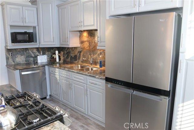 42537 Moonridge Road, Big Bear Lake, CA 92315